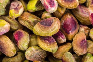 Fıstık fıstığı beyaz arka planda izole 