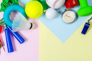 Çeşitli spor malzemeleri, yakından görmek