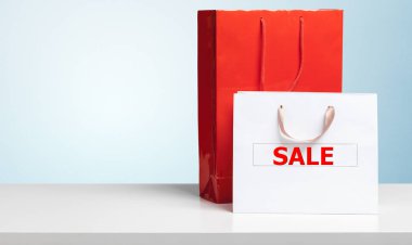 Siyah Cuma satış arka plan şablonu. Renkli alışveriş afiş