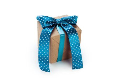 Noel hediye kutusu beyaz izole