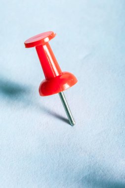 kırmızı bir PIN yakın çekim