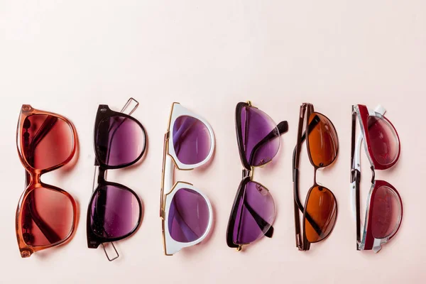 Gafas Sol Sobre Fondos Pastel Verano Moda Acerca Concepto —  Fotos de Stock