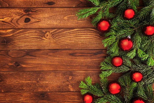Árvore Abeto Natal Com Decoração Uma Placa Madeira — Fotografia de Stock