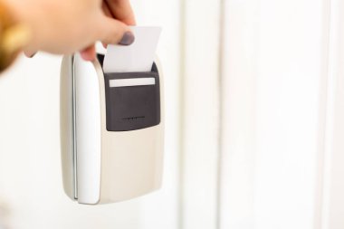 El Keycard elektronik kilit açma yakın çekim