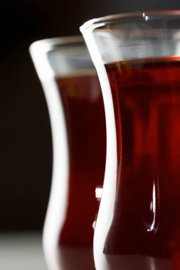 Geleneksel Türk çayı kapa