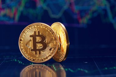 Bitcoin ve grafik arka plan üzerinde Kapat