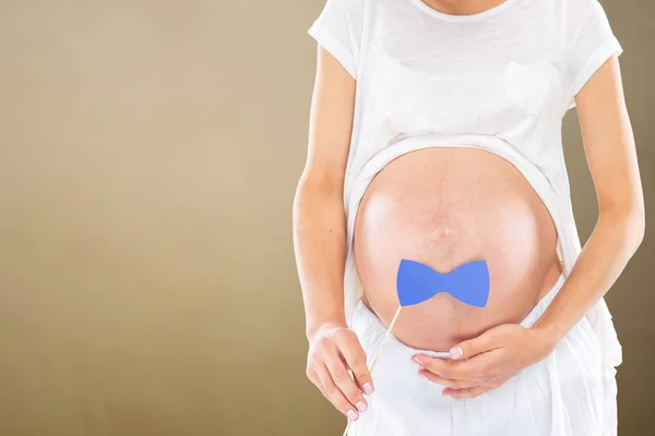 Portret Van Jonge Vrolijke Glimlachende Zwangere Vrouw — Stockfoto