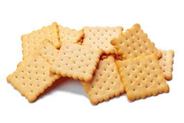 Beyaz arkaplanda izole edilmiş kraker kurabiyeleri