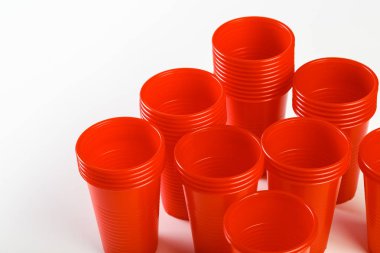 kırmızı tek kullanımlık plastik gözlük