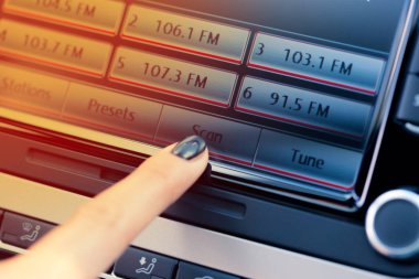 Modern lüks araba pano ile büyük göstermek