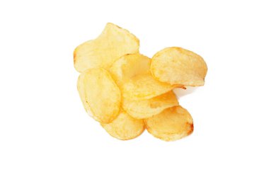 Beyaz üzerinde izole patates cipsi