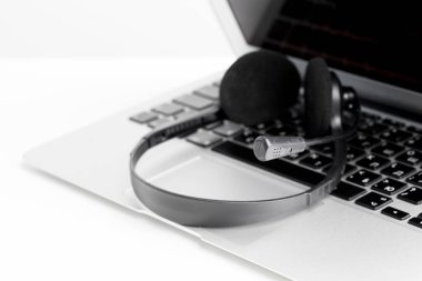 kulaklık ve bilgisayar dizüstü bilgisayar, çağrı merkezi desteği