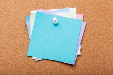 mantar pano boş bir not kağıdına