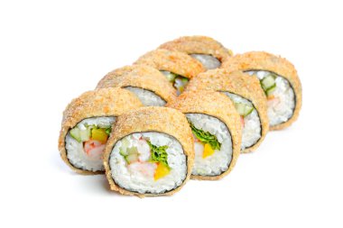 Beyaz bir arka plan üzerine Japon suşi rulo