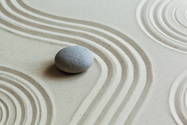 Zen Meditationsstein Auf Sandigem Hintergrund — Stockfoto