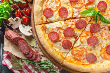 Biberli Pizza, görünümü kadar yakın