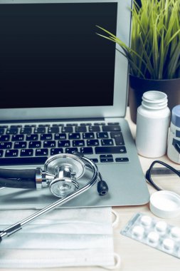 Stetoskop laptop, yakından görmek