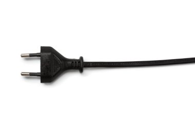 Siyah Güç kablosu tak ve soket üzerinde beyaz izole