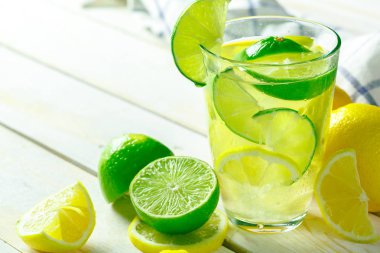 Limonata taze limon, yakından görmek