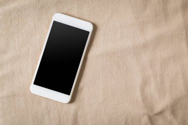 modern smartphone ile boş bir siyah ekran