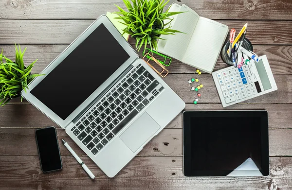 Mesa Escritório Com Computador Equipamentos Negócios — Fotografia de Stock