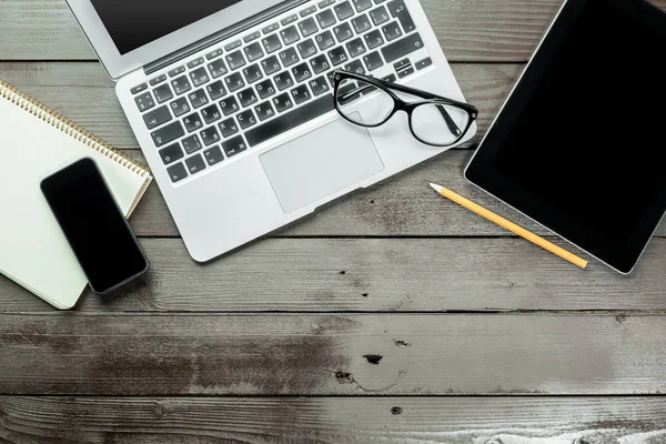 Mesa Escritório Com Computador Equipamentos Negócios — Fotografia de Stock