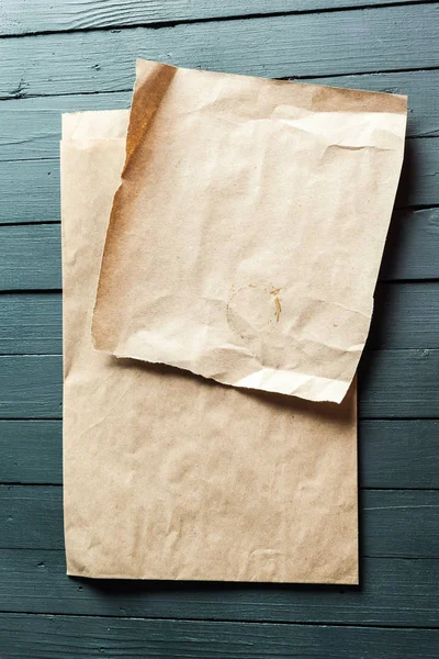 Τσαλακωμένο Φύλλο Χαρτί Και Μολύβι — Φωτογραφία Αρχείου
