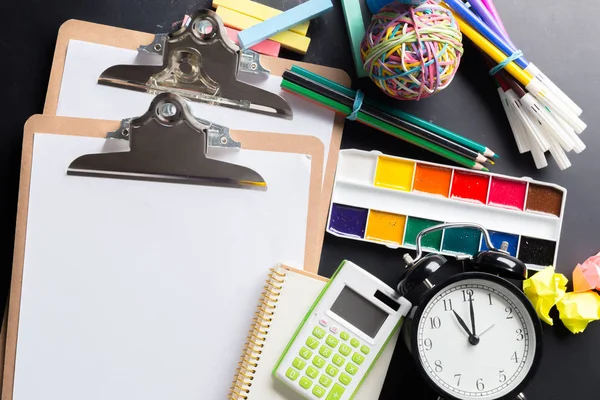 Mesa Artista Com Muitos Objetos Papelaria — Fotografia de Stock