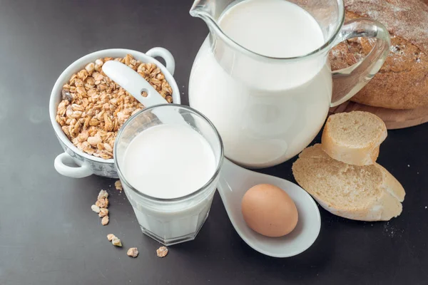 Молоко Хлебобулочные Изделия Крупный План — стоковое фото