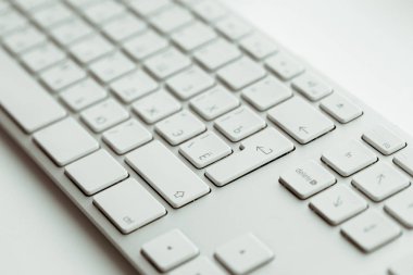 Modern bilgisayar klavye görünümünü kapat