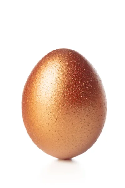 Золотое Яйцо Белом — стоковое фото