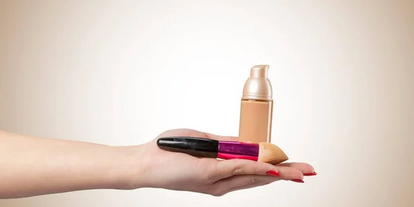 Woman Hand Foundation Cosmetic Tool Isolated Color Background — Stock Photo, Image