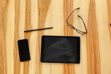 Teknoloji Ofis masasında