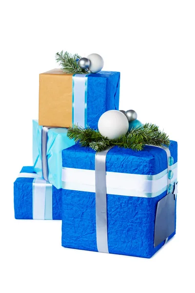 Μπλε Και Λευκά Χριστουγεννιάτικα Δώρα Που Απομονώνονται Λευκό — Φωτογραφία Αρχείου