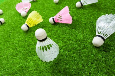 badminton raketle, görünümü kadar yakın