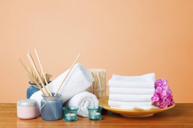 Tahta masadaki spa tedavisinin bileşimi