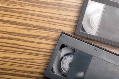 video teyp kaseti ahşap arka plan üzerinde