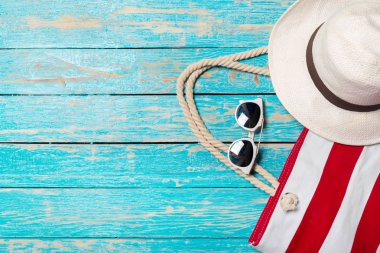 Plaj eşyalarıyla yaz tatili geçmişi