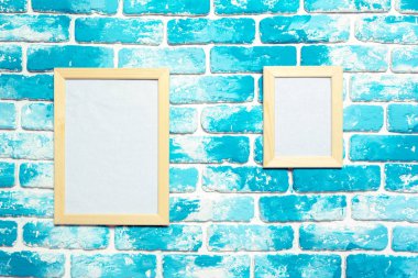 Duvardaki resim çerçevesi