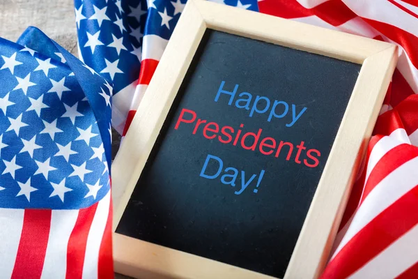 Den Šťastný Prezidenti Text Napsaný Tabuli Vlajku Spojených Států — Stock fotografie