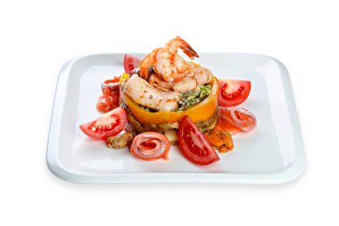 Lezzetli baharatlı deniz ürünleri salatası