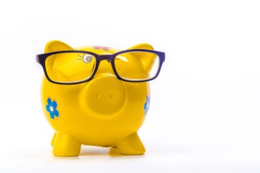 sarı beyaz izole kumbara