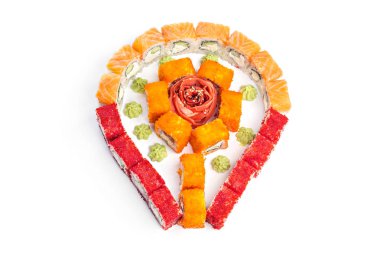 Suşi izole üzerinde beyaz arka plan üzerinde ayarla