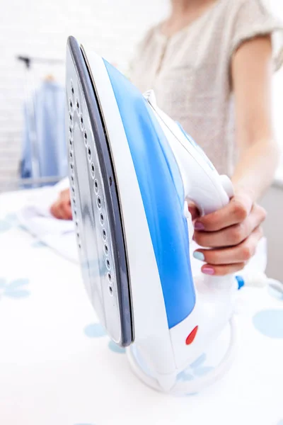 Close Hand Woman Ironing Clothes Table — Stock Photo, Image