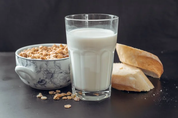 Стакан Молока Хлеба — стоковое фото