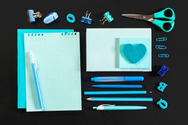 Sabit koyu arka planı, yakın çekim, eğitim kavramı