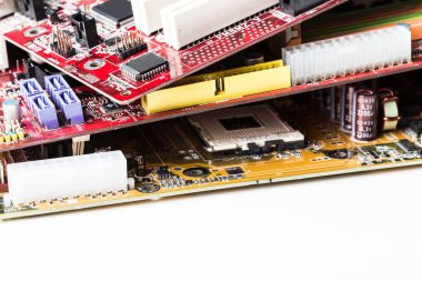 Elektronik atık beyaz izole