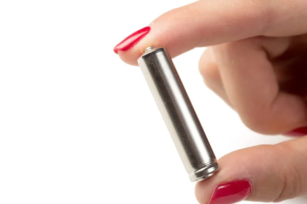 Weibliche Hand Hält Batterie Isoliert Auf Weißem Hintergrund Nahaufnahme — Stockfoto