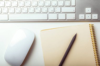 Bilgisayar office klavye üzerinde beyaz bir arka plan görüntüsünü kapatmak
