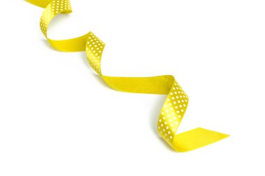 Beyaz arka plan üzerinde izole parlak sarmal şerit